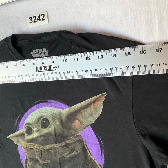 Star Wars Men’s Short Sleeve T-shirt size M, Black, Baby Yoda Grogu - Picture 2 of 7